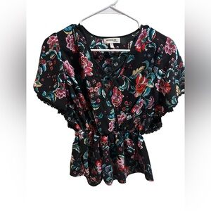 🖤 Monteau Floral Flutter Sleeve Blouse size large